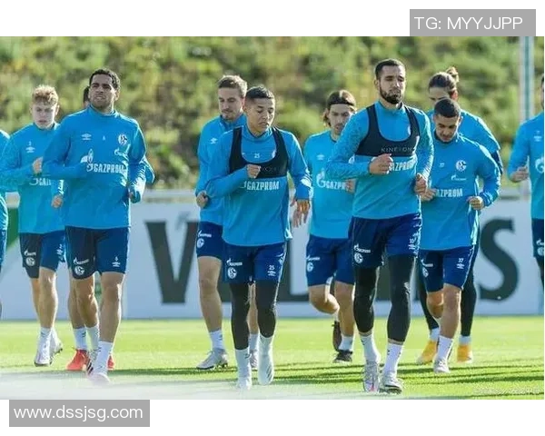 乌德勒支青年队与阿尔克马尔青年队激战正酣期待精彩对决